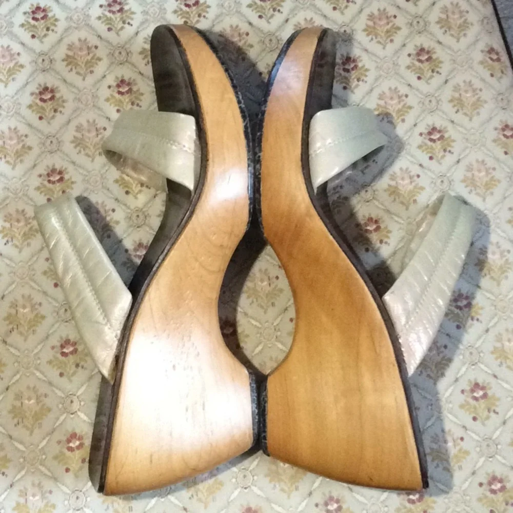 Di Nuccio Platform Sandals Pearlized